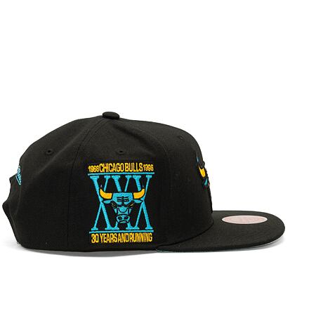 Kapa Mitchell & Ness NBA Core Xi Snapback Chicago Bulls Black Črna | HHSS6751-CBUYYPPPBLCK, 1