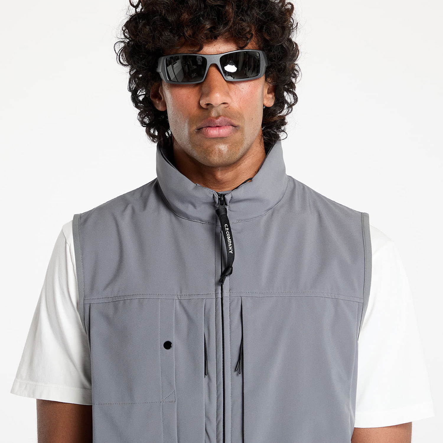 Telovnik C.P. Company C.P. Company Shell-R Hooded Vest Siva | 18CMVE132A005968A-935, 1