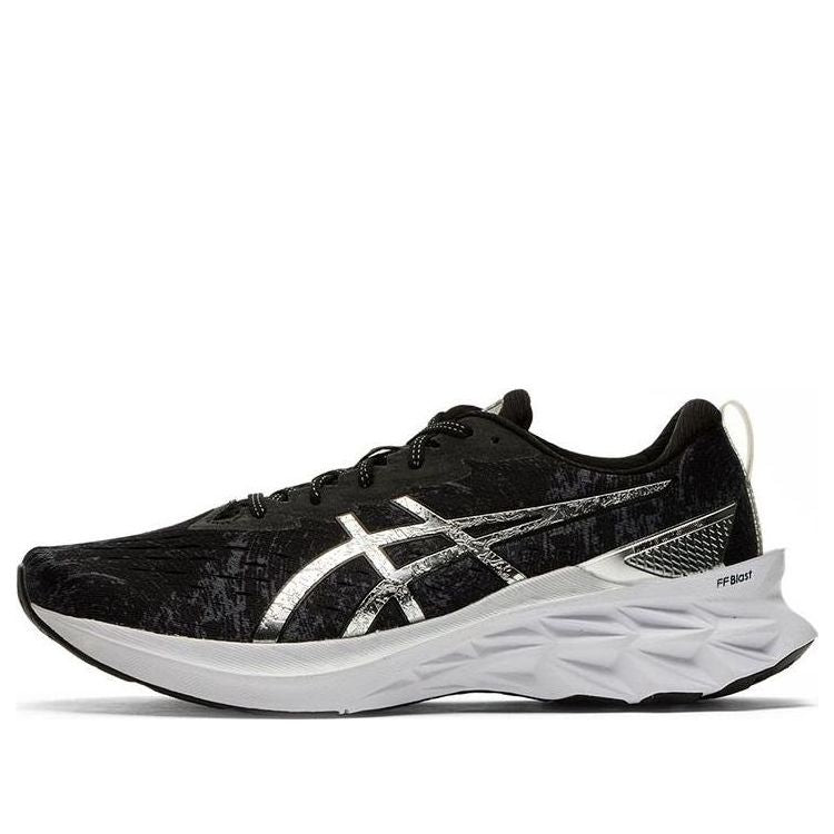 Superge in čevlji Asics Novablast 2 Platinum Črna | 1011B456-020