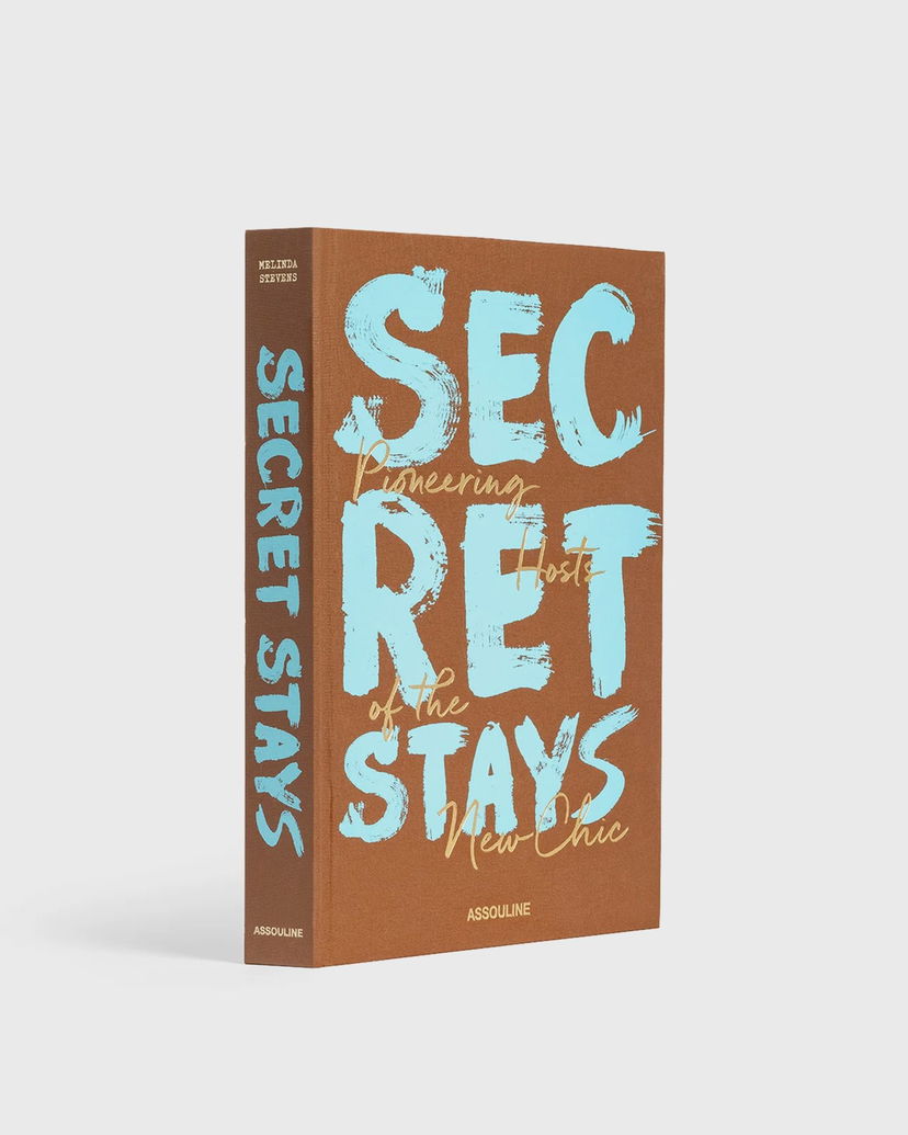 Knjige in revije ASSOULINE Secret Stays, Pioneering Hosts of the new Chic Večbarvna | 9781649803313