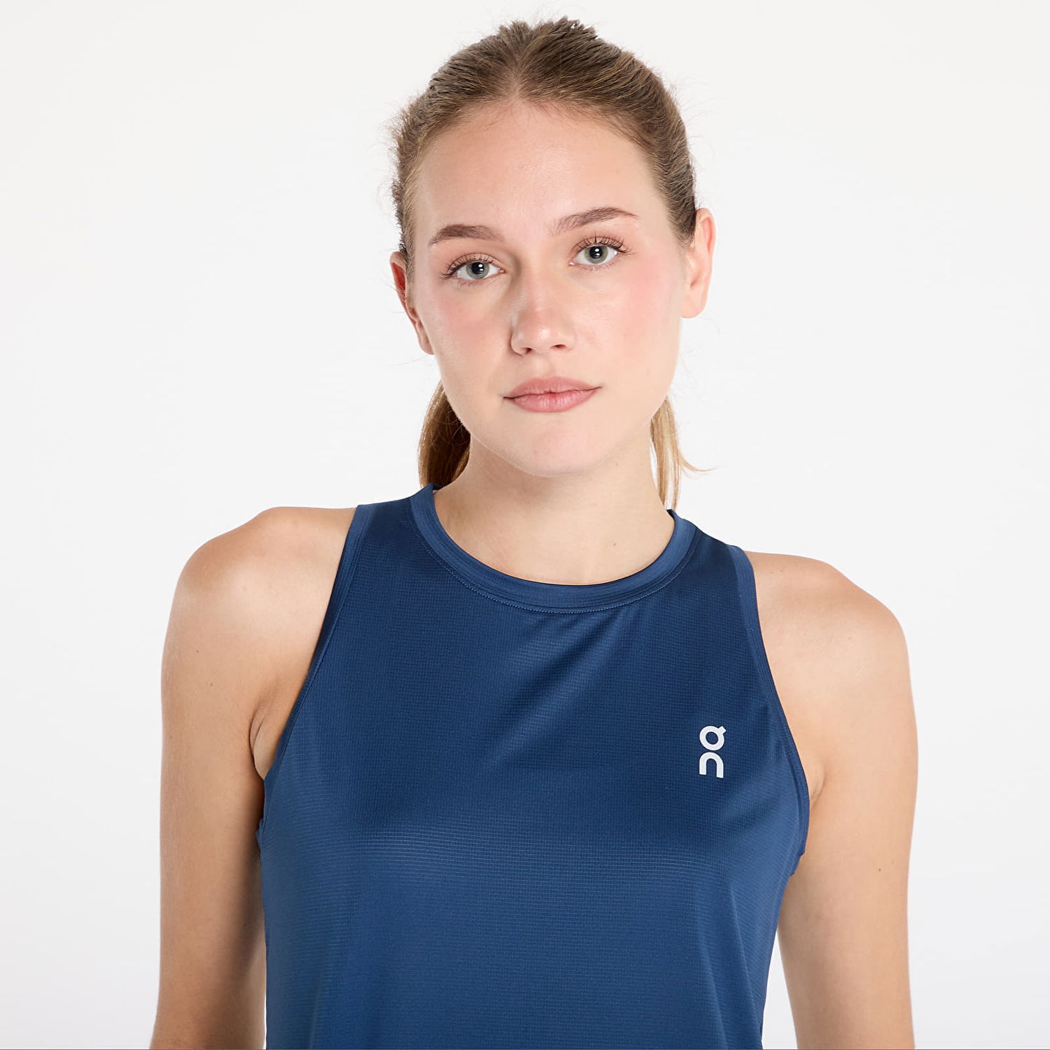 Majica brez rokavov On Running Core Tank Denim Mornarica | 1WE10930488, 1
