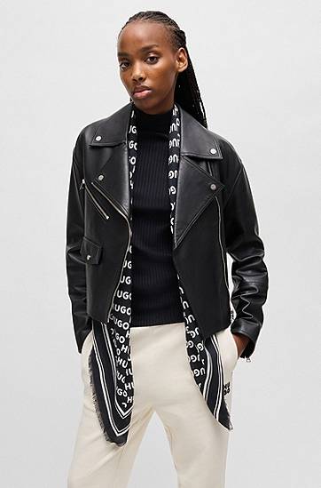 Šala BOSS HUGO Square Logo Print Scarf with Fringed Edging Črna | 50517680, 1