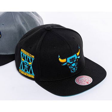 Kapa Mitchell & Ness NBA Core Xi Snapback Chicago Bulls Black Črna | HHSS6751-CBUYYPPPBLCK, 3