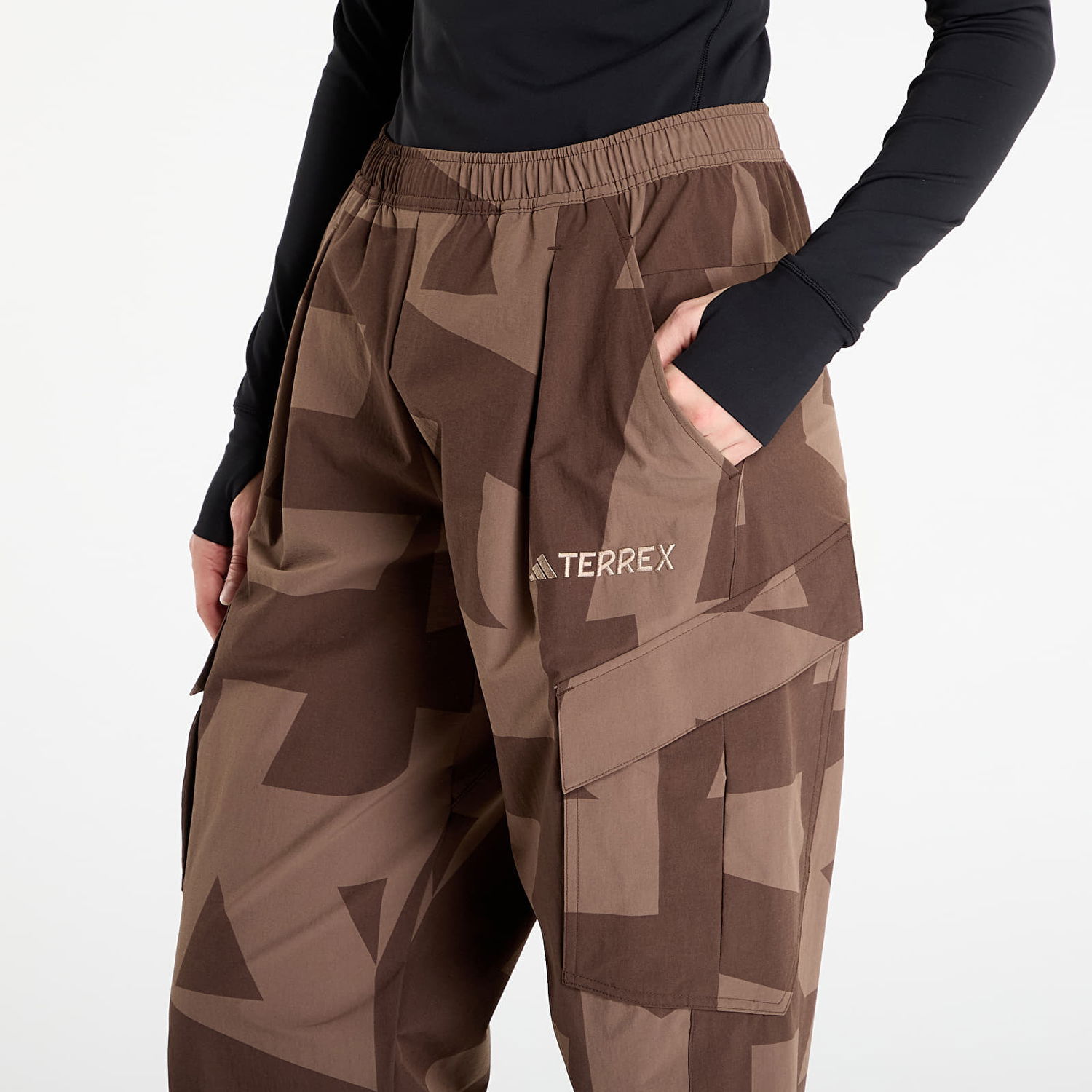Cargo hlače adidas Performance Terrex Xploric Cargo Joggers Rjava | JM9860, 1