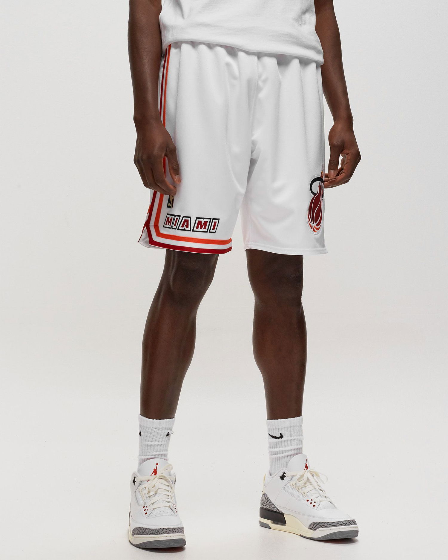 Kratke hlače Mitchell & Ness Mitchell & Ness NBA HWC HEAT 2007 Team Shorts Bela | ASHR5661-MHE07PPPWHIT, 1