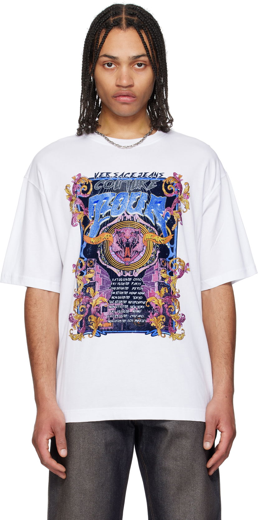 Majica Versace Versace Jeans Couture Logo Tour Graphic T-Shirt Bela | E78GAHC03_ECJ01C