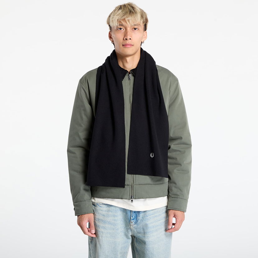 Šala Fred Perry Fred Perry Classic Merino Wool Scarf Črna | C8140 843