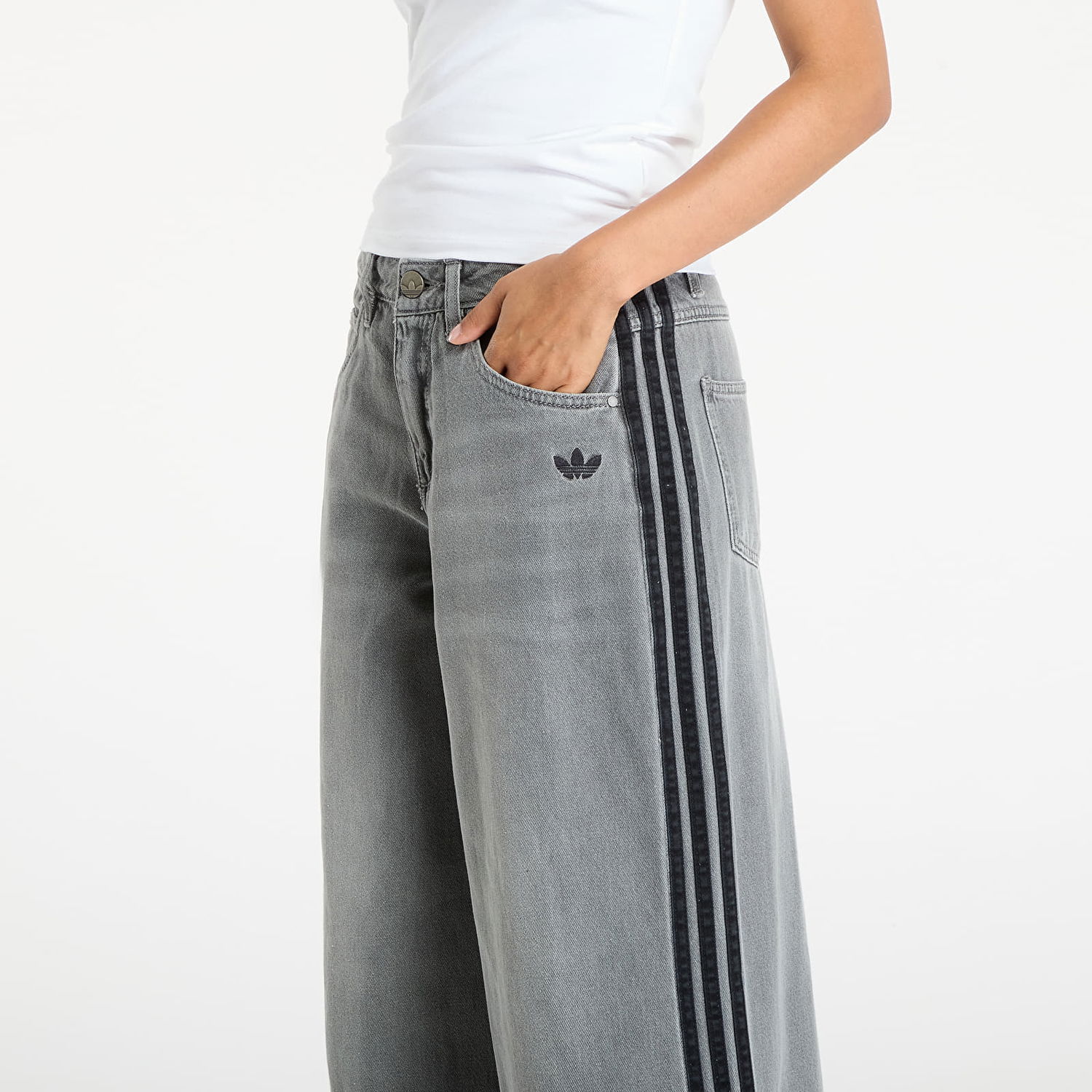 Kavbojke adidas Performance Adicolor Denim Adilenium Wide-Leg Jeans Siva | JV7455, 1