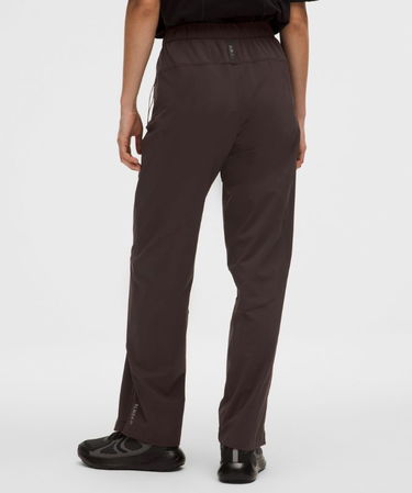 Trenirka lululemon Mid-Rise Nylon Track Pant SLNSH Collection Rjava | prod20000387, 2