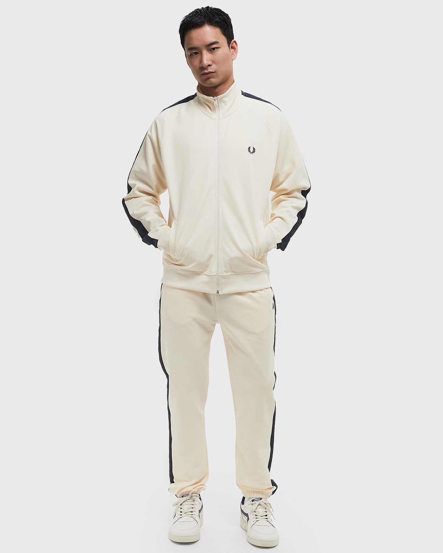 Trenirka Fred Perry Fred Perry Contrast Tape Track Pants XL Bež | T5507-Y24, 1