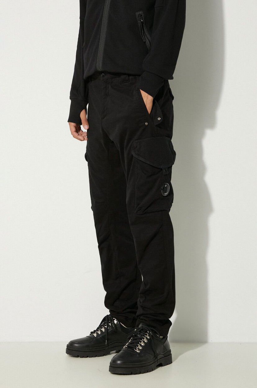 Cargo hlače C.P. Company Cargo Pants Stretch Sateen Ergonomic Lens Črna | 17CMPA058A005529G