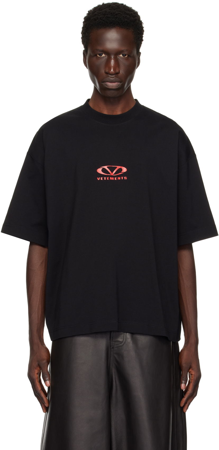 Majica VETEMENTS Oval Logo Cropped T-Shirt Črna | UA66TR600BR