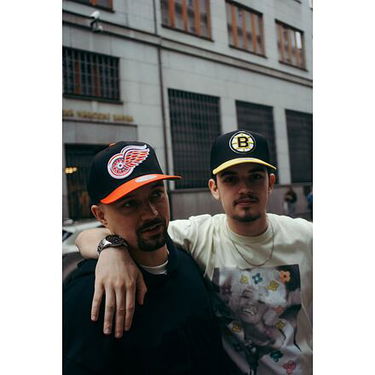 Kapa Mitchell & Ness Detroit Red Wings Two Tone Snapback Hat Rdeča | HHSS5367-DRWYYPPPBKRD, 6