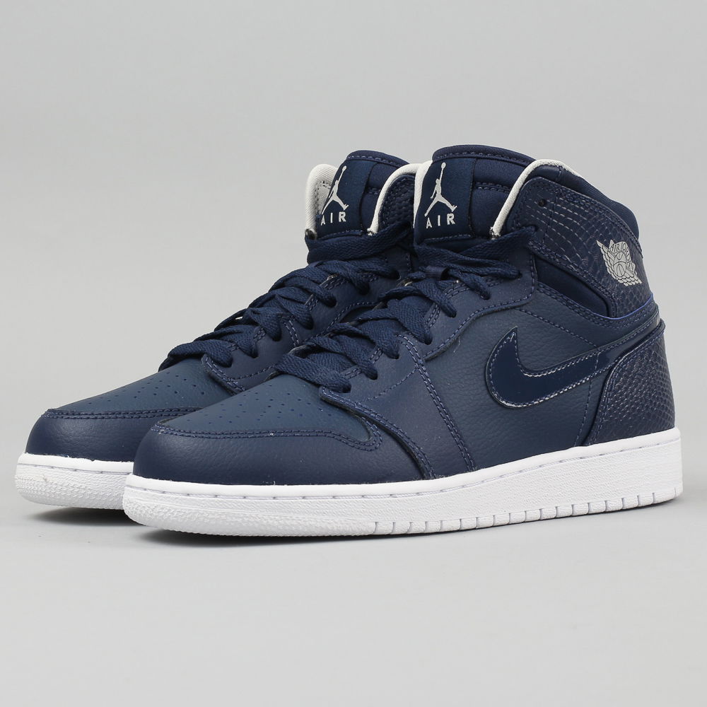 Superge in čevlji Jordan Air Jordan 1 Retro High "Midnight Navy" GS Mornarica | 705300-405, 1