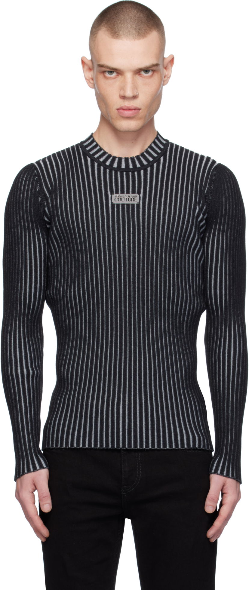 Pleteni pulover Versace Slim-Fit Ribbed Logo Sweater Črna | E77GAFM04_ECMN67