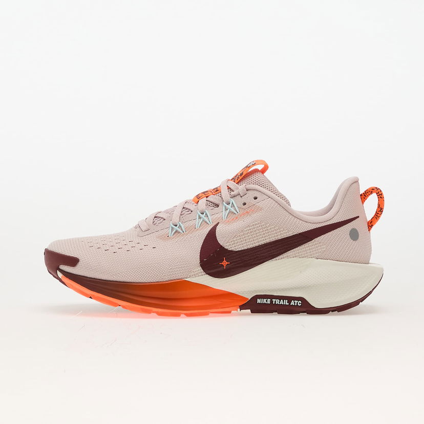 Superge in čevlji Nike React Pegasus Trail 5 Silt Red Hyper Crimson Sail Dark Team Red Bež | DV3864-600