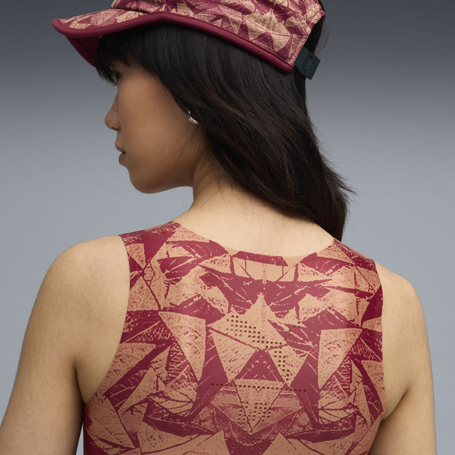 Krop-top Puma PUMA x SAYSKY Abstract Pattern Crop Running Top Večbarvna | 527835_90, 1