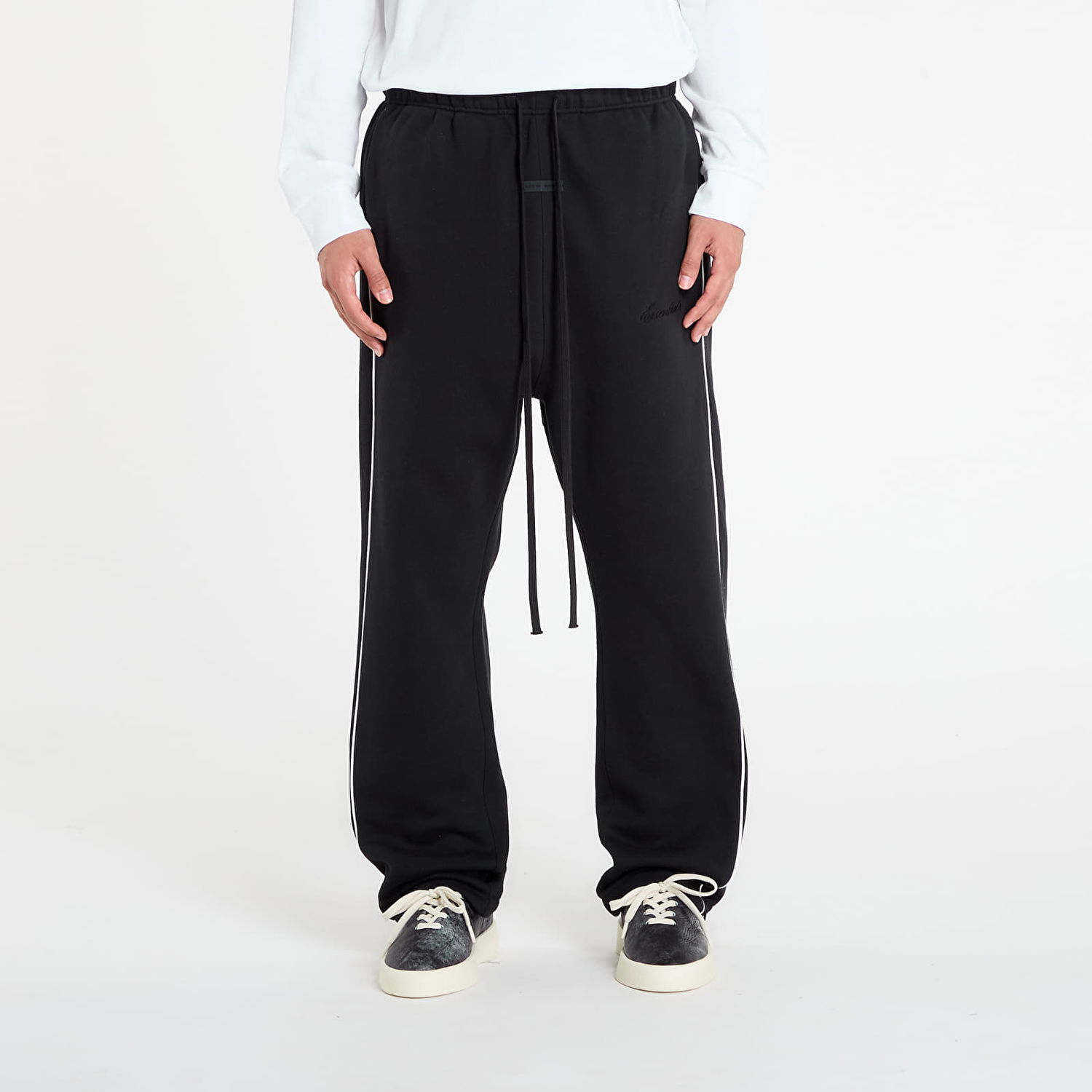 Trenirka Fear of God Fear of God Essentials Relaxed Sweatpants with Piping Črna | 130SP258060F-378, 0