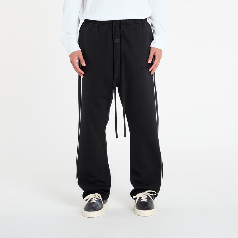 Trenirka Fear of God Fear of God Essentials Relaxed Sweatpants with Piping Črna | 130SP258060F-378