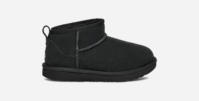 Superge in čevlji UGG UGG Classic Ultra Mini Boot 32.5 Črna | 1130750K-BLK