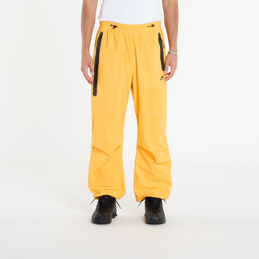 Hlače Nike Nike Tech Woven Pants Rumena | II4615-717