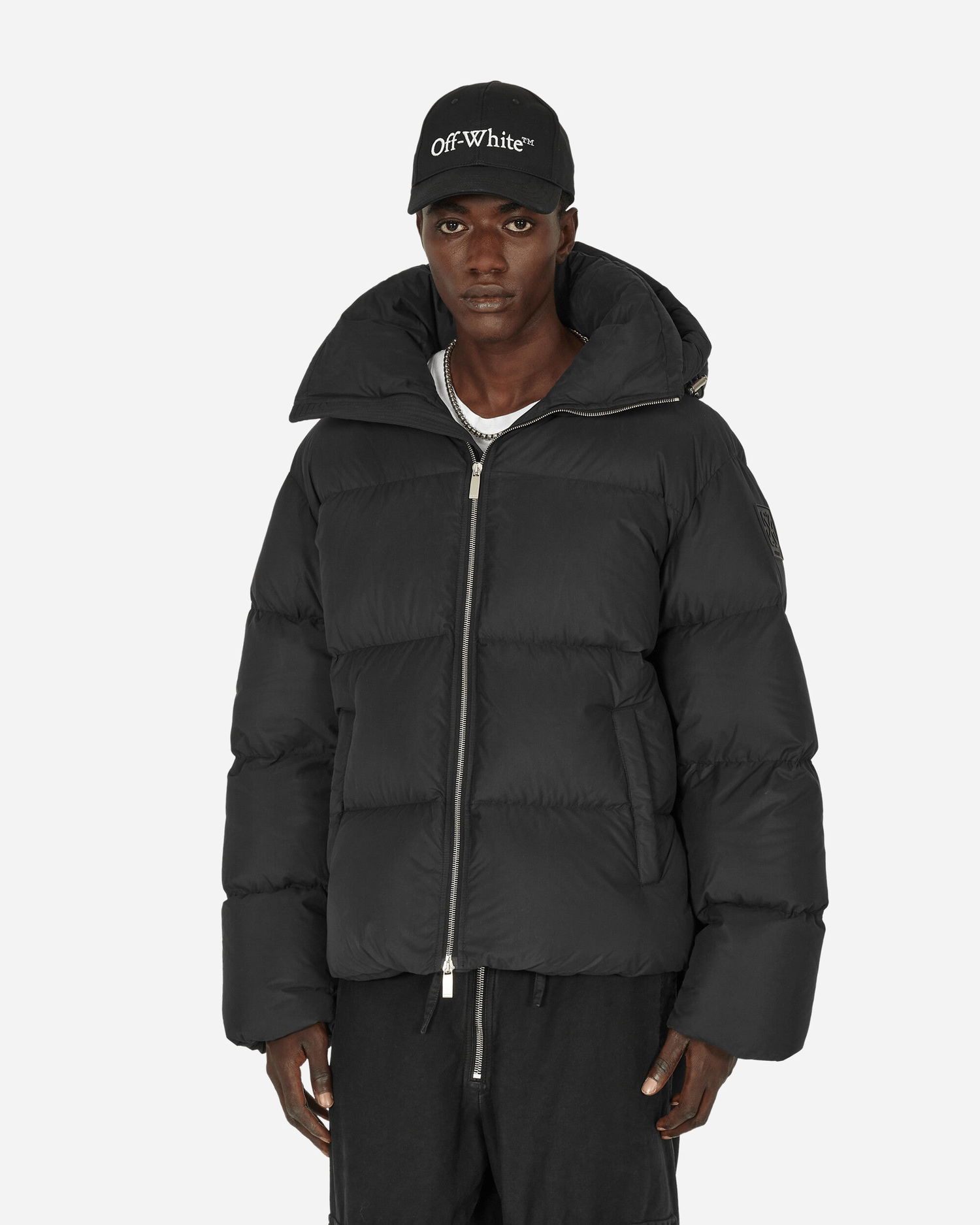 Puhovka Off-White Patch Arrow Down Puffer Jacket Black Črna | OMEJ006F23FAB001 1010, 1