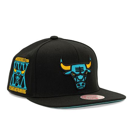 Kapa Mitchell & Ness NBA Core Xi Snapback Chicago Bulls Black Črna | HHSS6751-CBUYYPPPBLCK