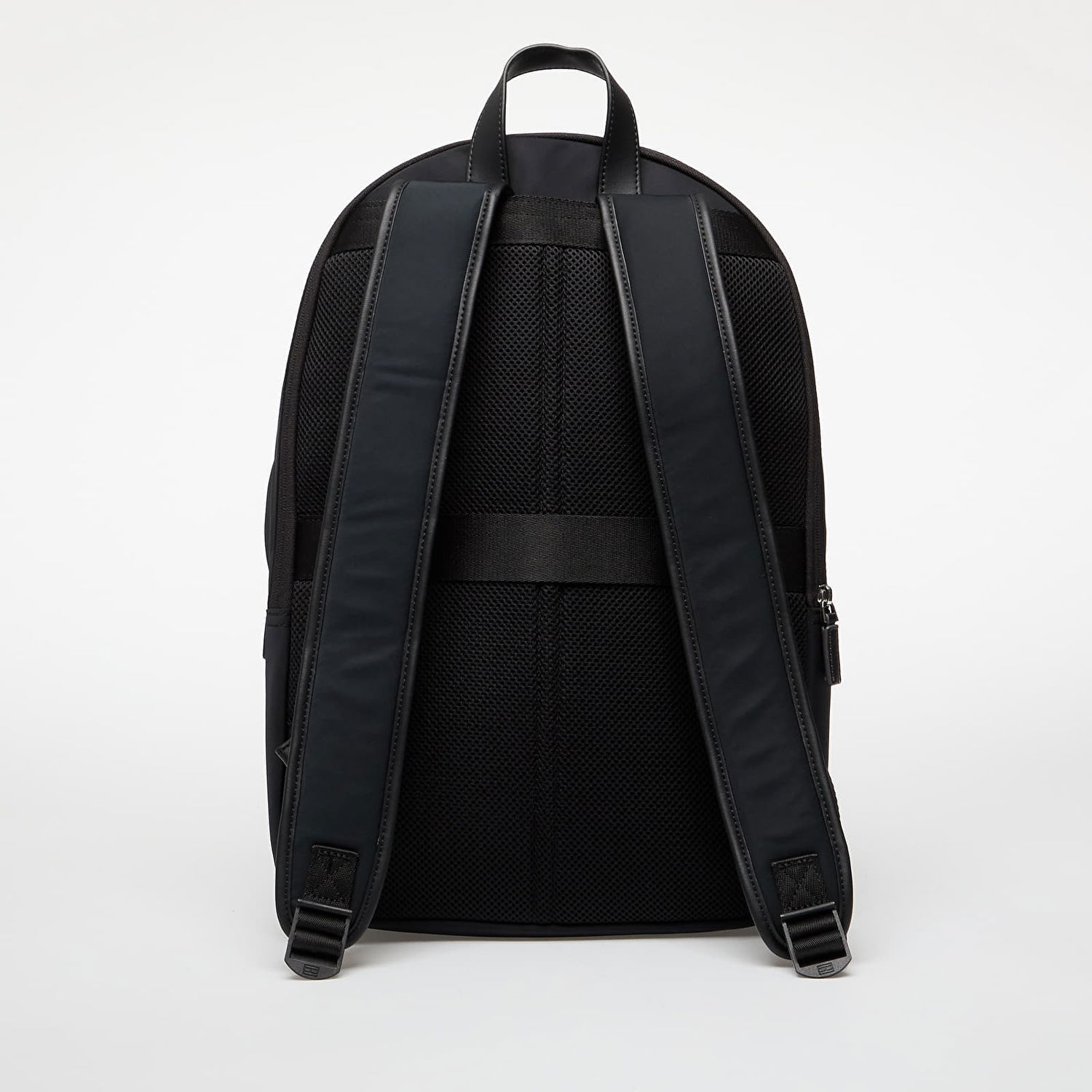 Nahrbtnik Tommy Hilfiger Tommy Hilfiger Nylon Daily Backpack Črna | AM0AM13617-BDS, 1
