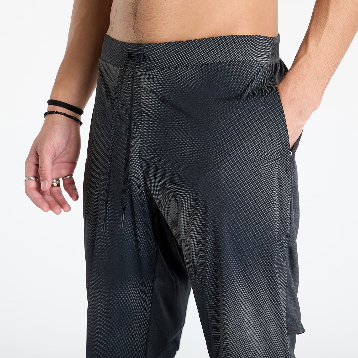 Hlače On Running Weather Pants Lumos Black Črna | 1ME30220553, 1
