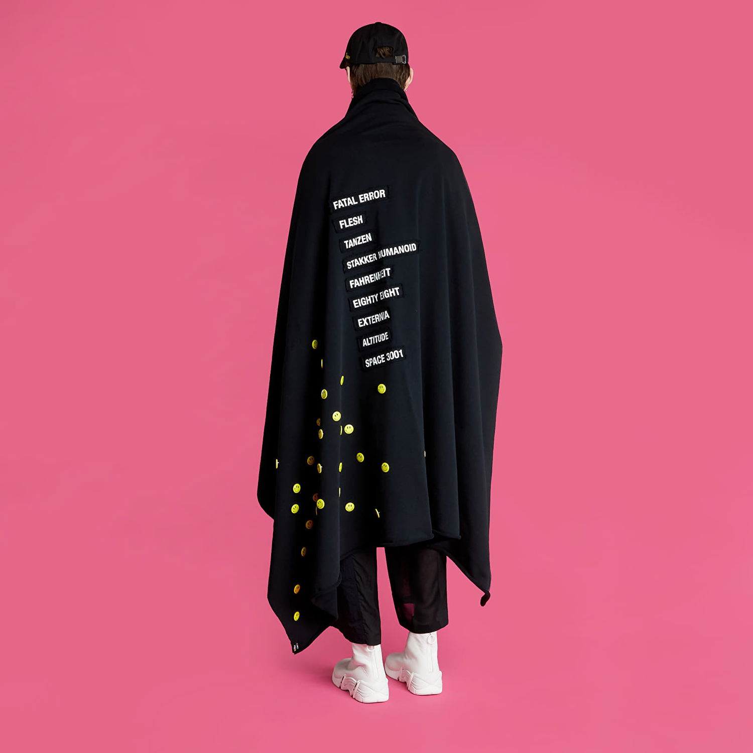 Oblačila RAF SIMONS Fleece Blanket With Pins And Badges Črna | 224-905-19003-0099, 1