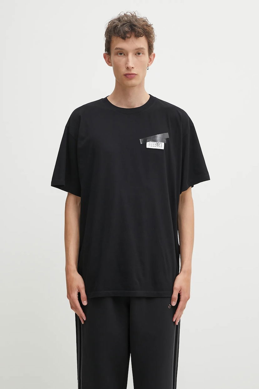 Majica Maison Margiela MM6 Maison Margiela T-Shirt with Applique Črna | SH2GC0030.M20048.900