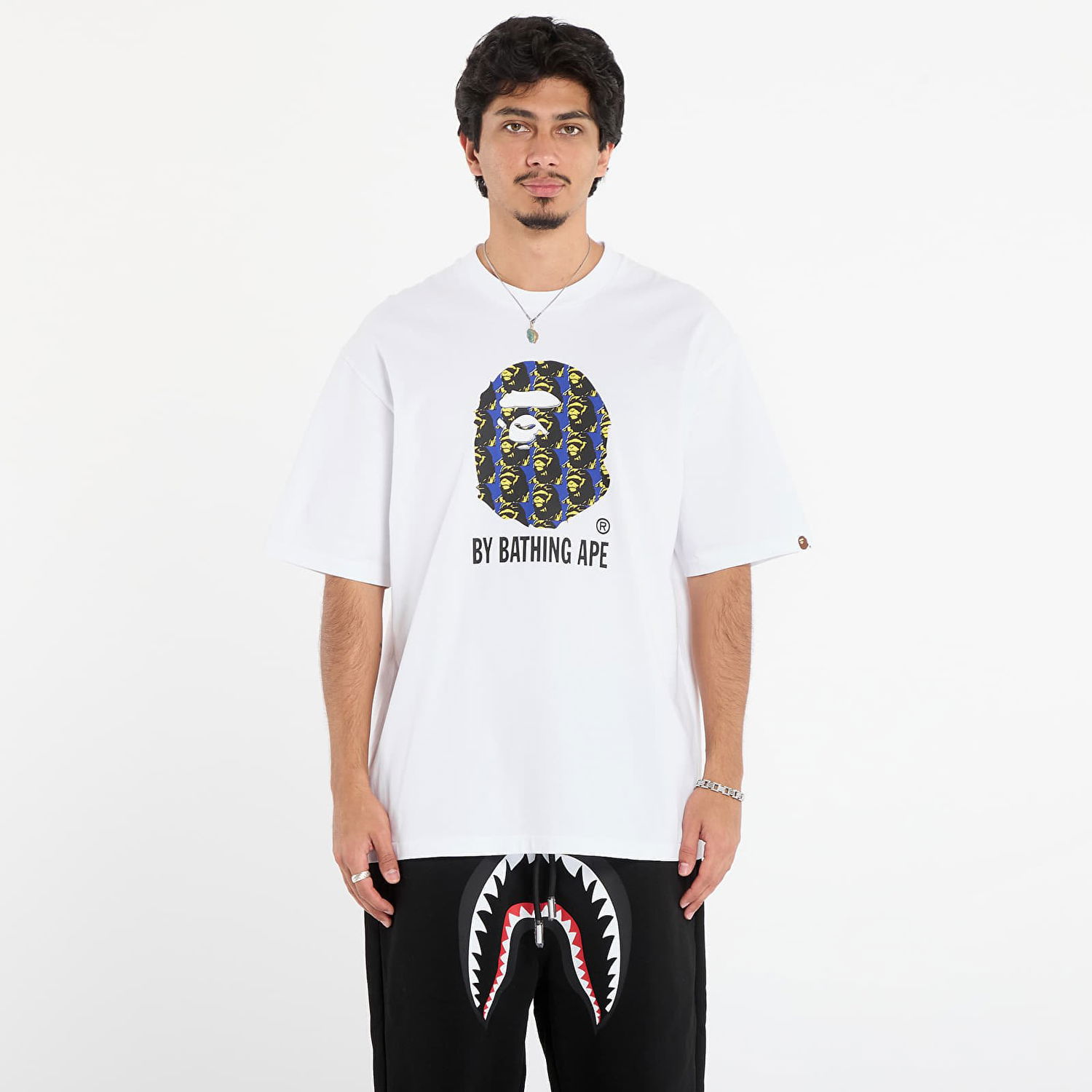 Majica BAPE Ape Head Pattern By Bathing Ape Relaxed Fit Tee Bela | 001TEL801309MWHT, 0