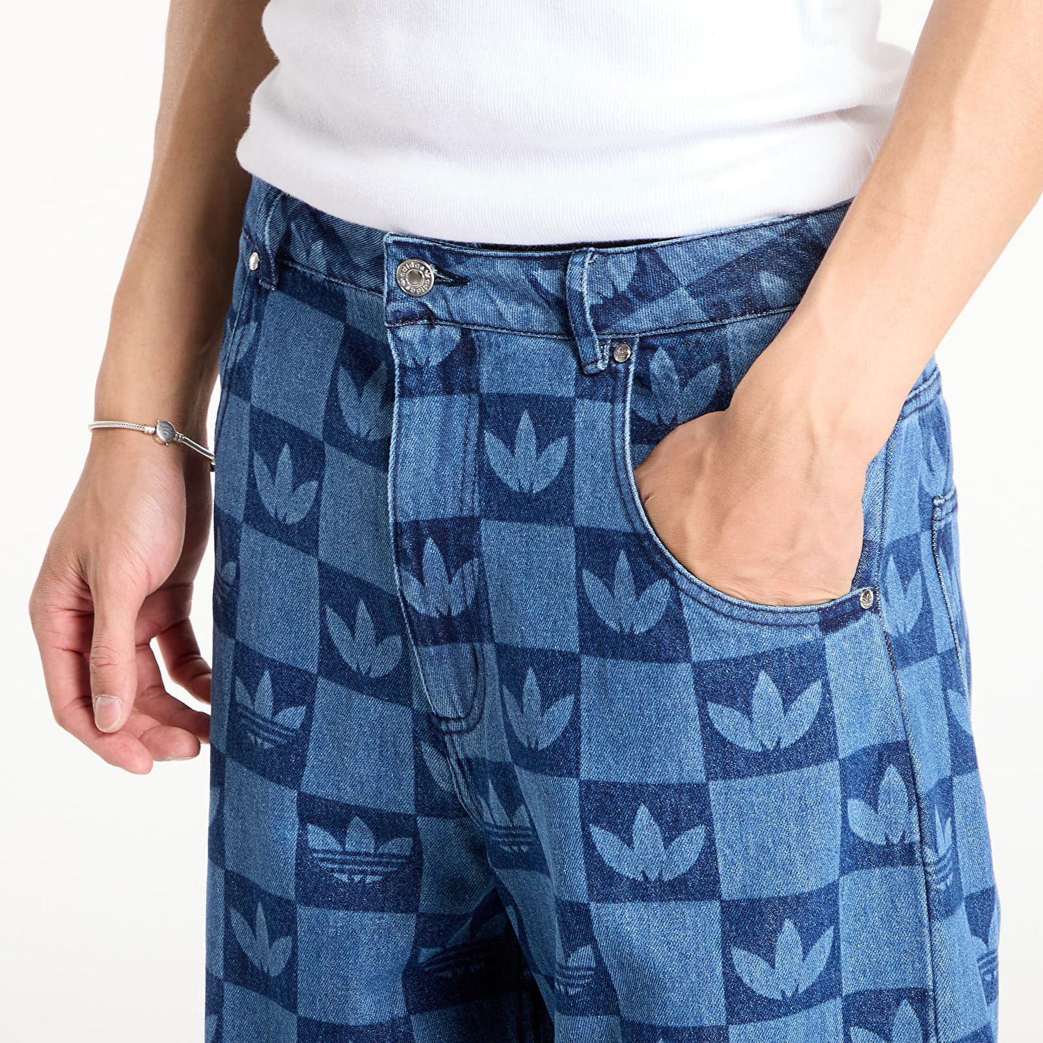Kavbojke adidas Performance Allover Print Monogram Straight-Leg Jeans Modra | JY2993, 1