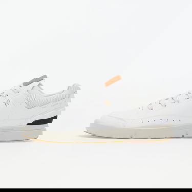 Superge in čevlji On Running The Roger Centre Court Bela | 48.99156, 0