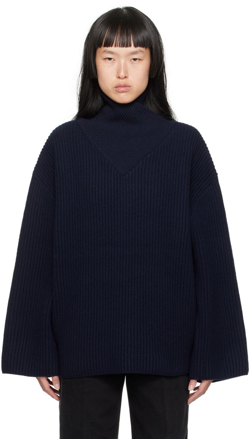 Pleteni pulover TOTEME Turtleneck Ribbed Wool-Blend Sweater Modra | 234-WRTWTP160-YA0007