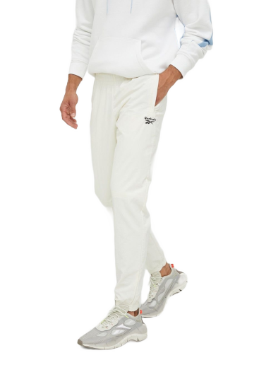 Hlače in kavbojke Reebok Classic Vector Trackpant Bela | HG1593