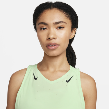 Majica brez rokavov Nike AeroSwift Dri-FIT ADV Zelena | FN2504-376, 1