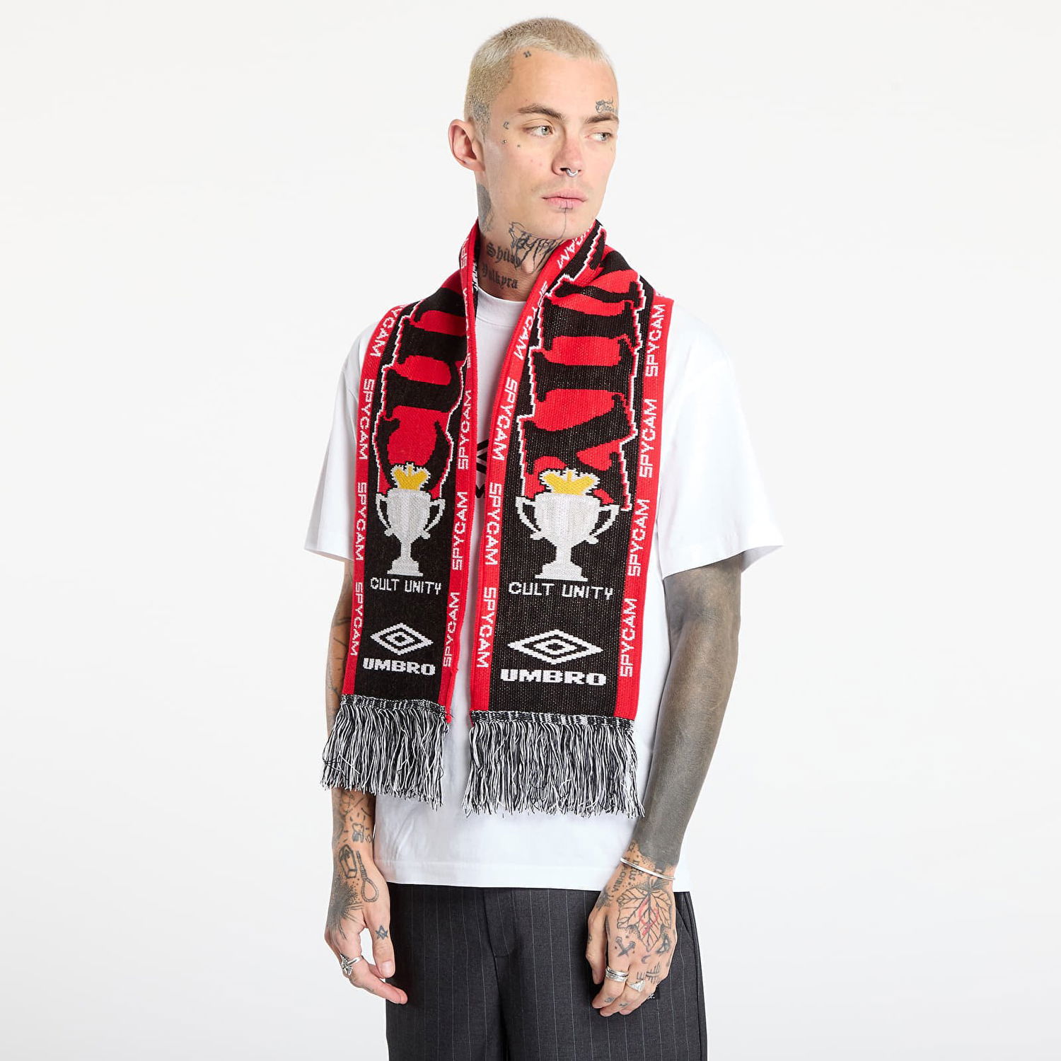 Šala Umbro Cult Unity SPYCAM Knitted Fringe Scarf Večbarvna | UBMW232YA11 BLK0042, 0