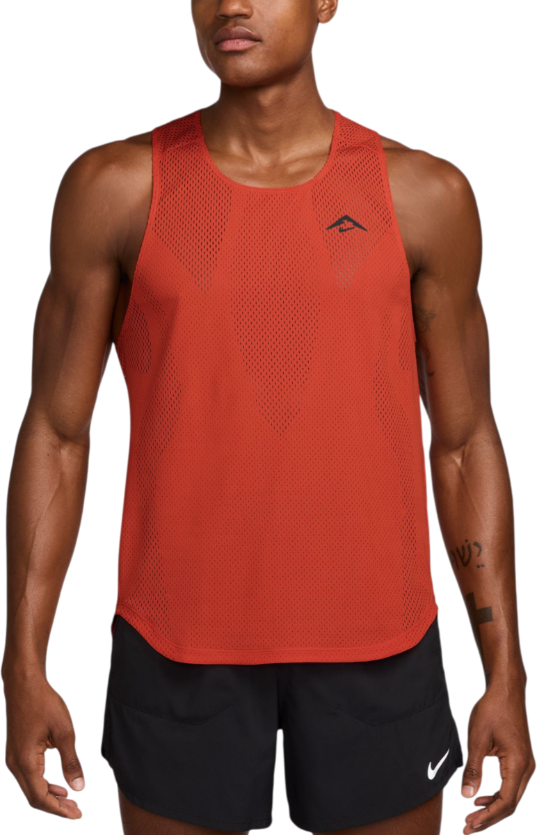 Majica brez rokavov Nike Nike Trailwind Men's Running Tank Rdeča | hv2141-633