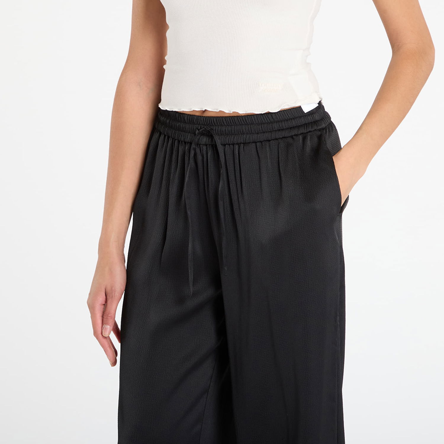 Hlače Samsoe Samsoe Sahelena Wide-Leg Drawstring Trousers Črna | F24300151_CLR000021, 1