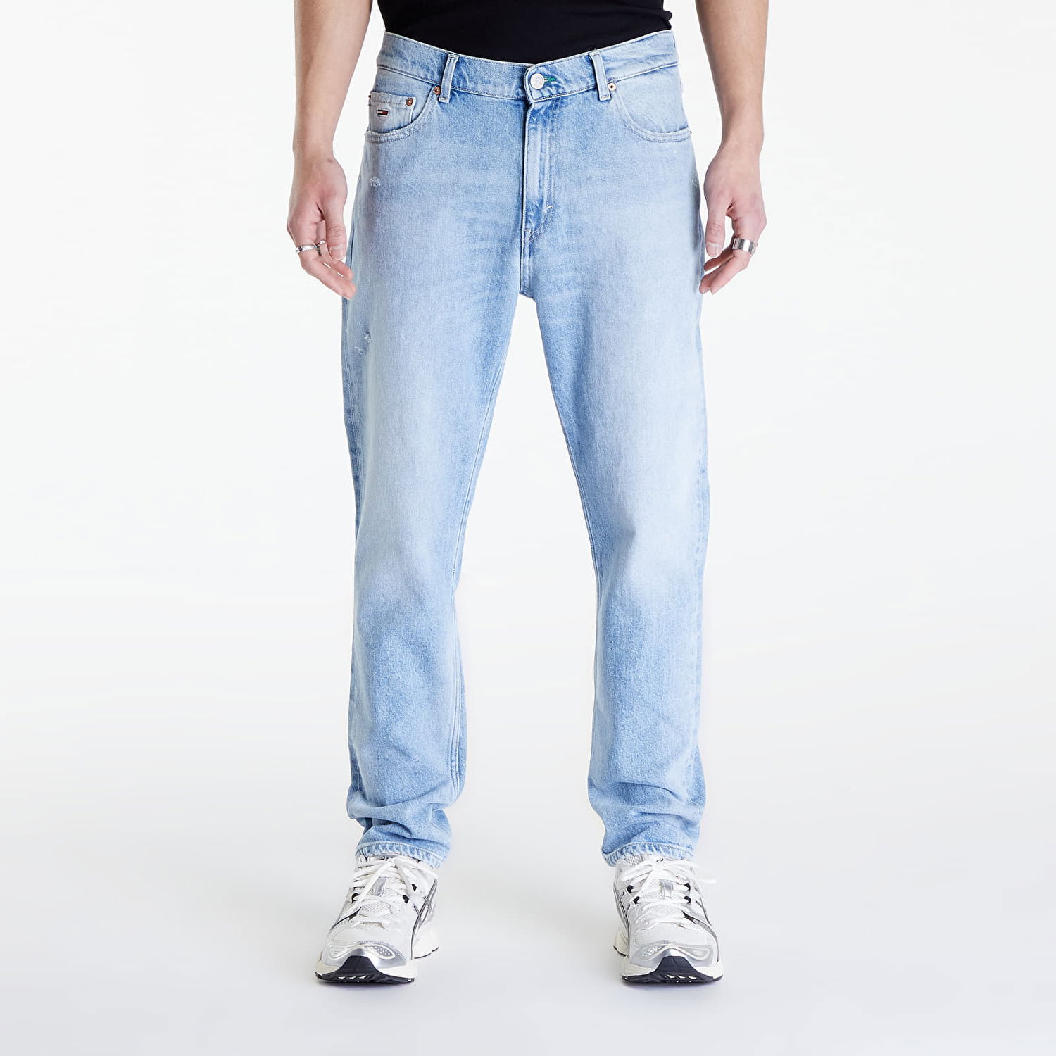 Hlače in kavbojke Tommy Hilfiger Tommy Jeans Dad Jean Regular Tapered B Modra | DM0DM18718 1AB, 0