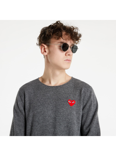 Pleteni pulover Comme des Garçons PLAY Red Heart Crewneck Jumper Siva | AZN068 Mid Grey