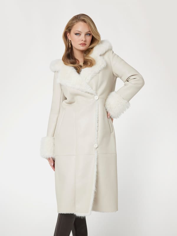 Plašči GUESS Long Faux-Leather Coat with Faux-Fur Collar and Cuffs Bela | W5RL60WH0U0