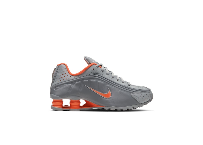 Superge in čevlji Nike Shox R4 Siva | CW2626-001