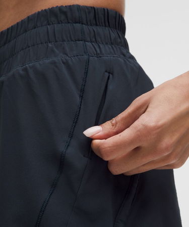 Kratke hlače lululemon Track That High-Rise Lined Short 5" Črna | prod11130485, 4