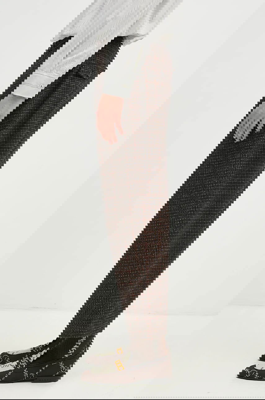 Hlače Universal Works Universal Works Wool-Blend Trousers Rjava | 31156.BLACK, 1