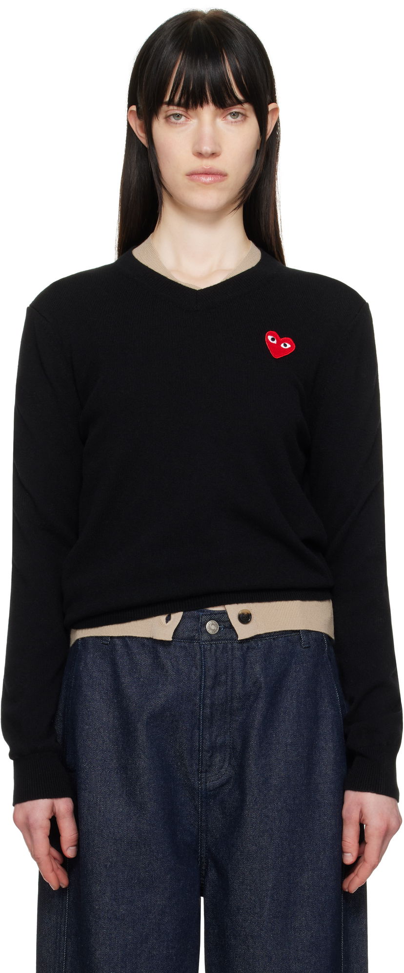 Pleteni pulover Comme des Garçons COMME des GARÇONS PLAY Heart V-Neck Sweater Črna | AX-N002-051