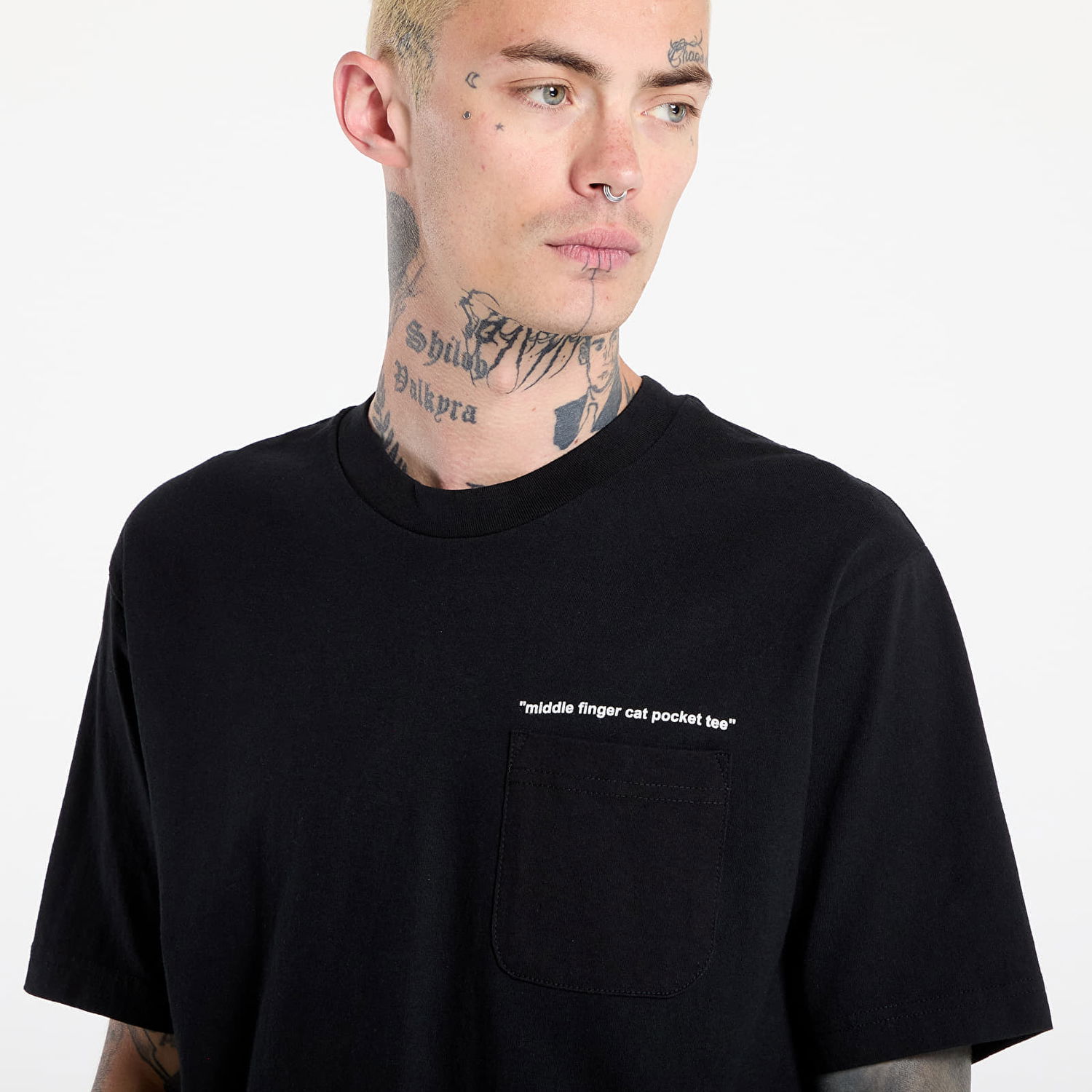 Majica RIPNDIP RIPNDIP Middle Finger Cat Pocket T-Shirt Črna | RNDSUM25139, 1