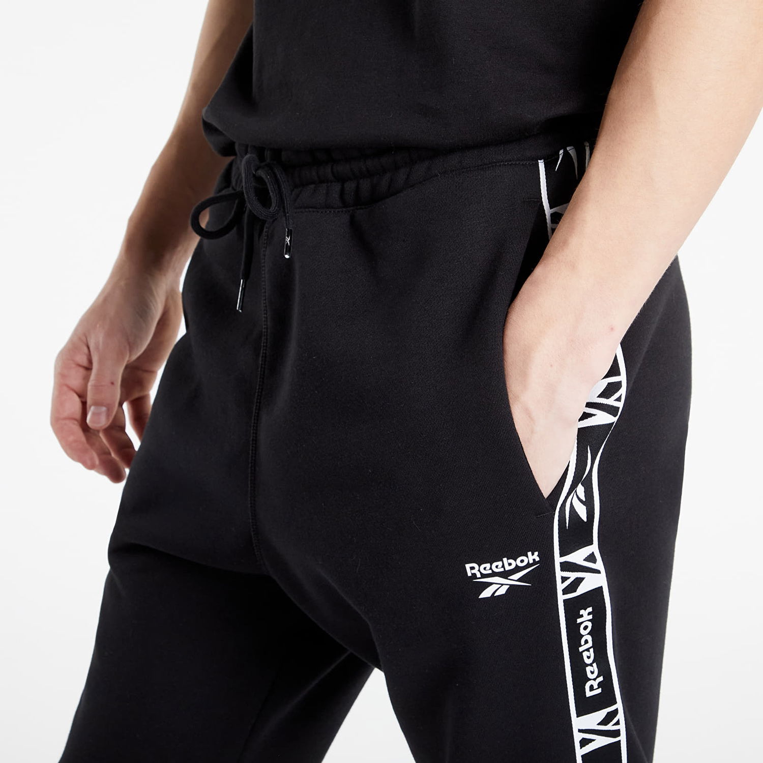 Trenirka Reebok Tape Jogger Črna | HB5978, 1