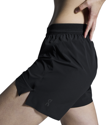 Kratke hlače On Running 5" Performance Running Shorts Črna | 1wf1013-0553, 2